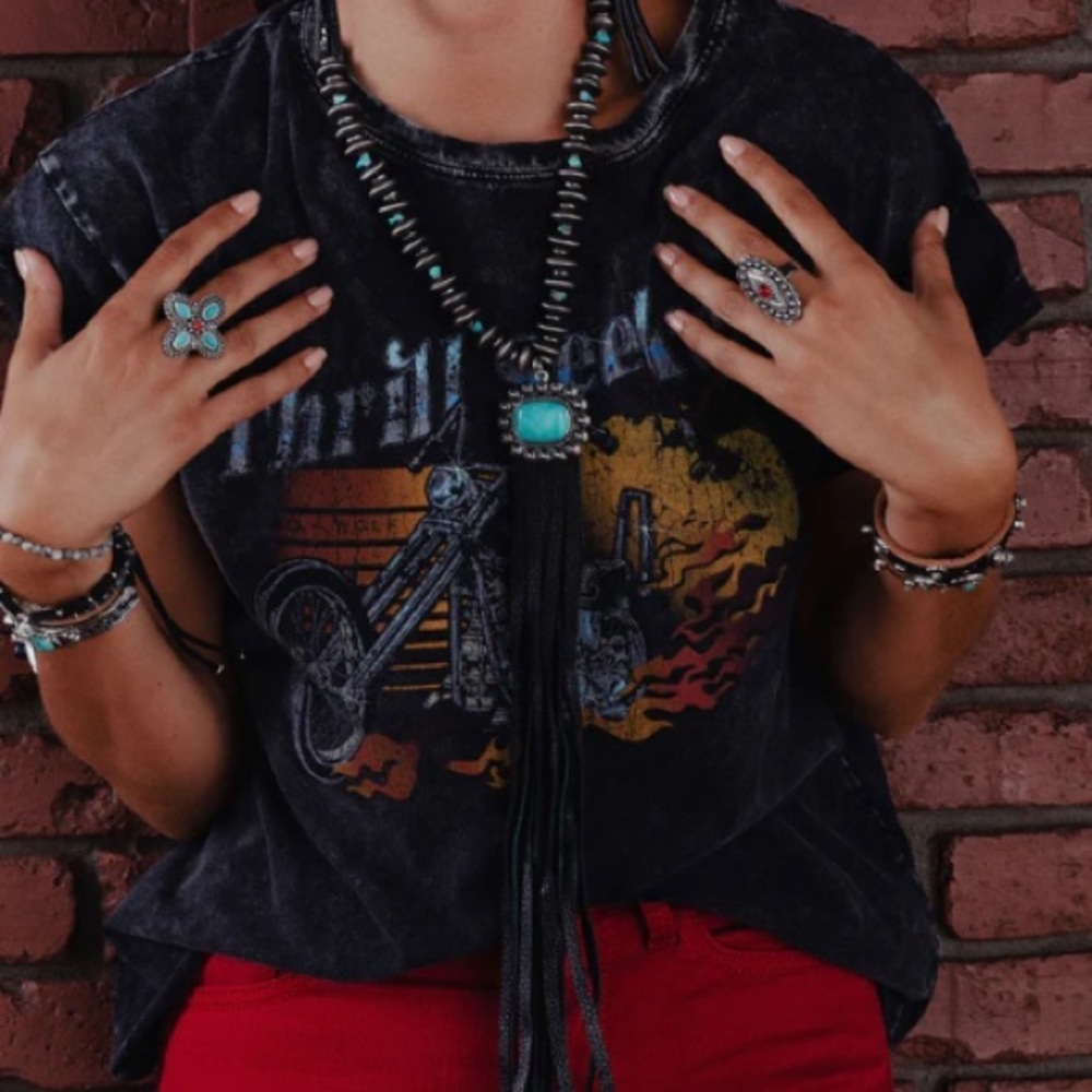 Unchained Necklace - Picture 2 of 6